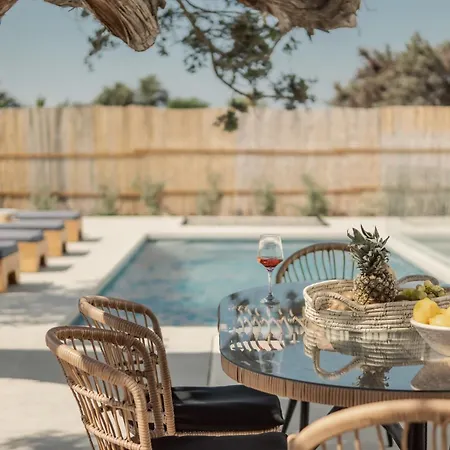 Daire Ammolofos Luxury & Aliko Beach